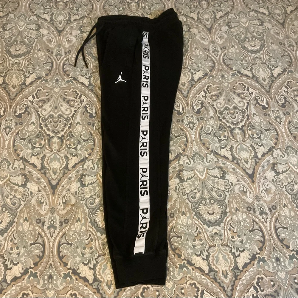 EUC Jordan x PSG Paris Saint Germain Fleece Jogger Pant BQ8348-010 Sz Medium